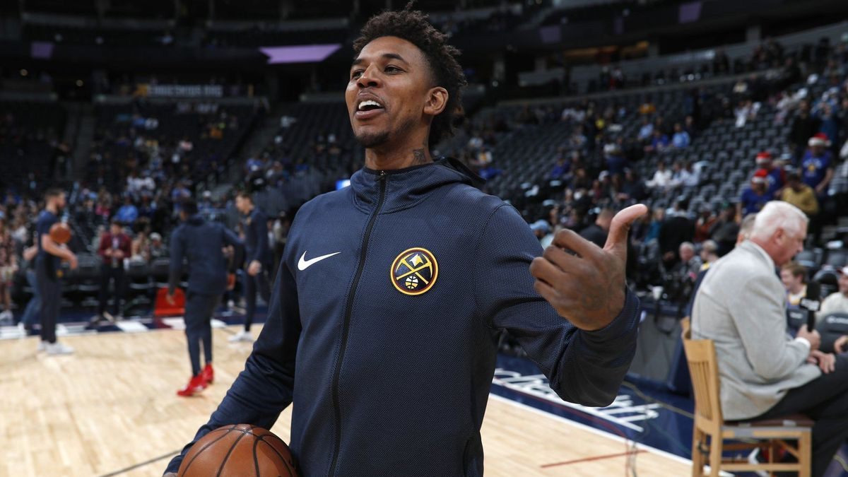 在二三垒间 在二三垒间