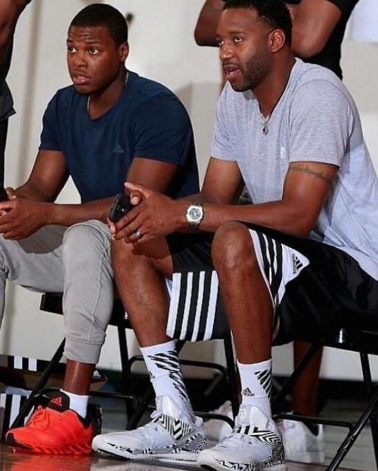 却总慢半拍 却总慢半拍